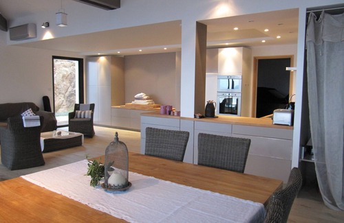 Coggia Villa | Nueva villa con vistas al mar