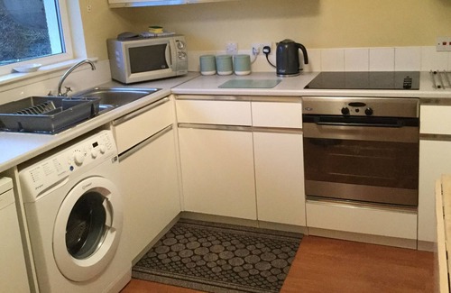 Crianlarich Casa | New Village apartment close to train station.