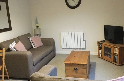 Crianlarich Casa | New Village apartment close to train station.