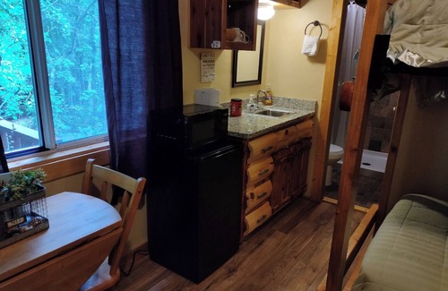 Squires Complejo | NEW! Village of Hope - All 6 Cabins