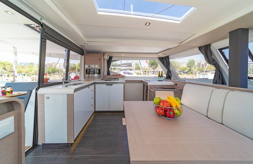 Key West Alquiler De Eote | NEW VRBO Listing! Elegant 40' Yacht in 5-Star Resort