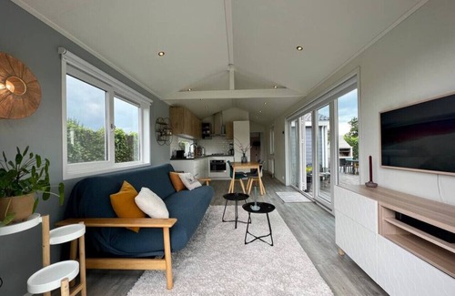 Municipality of De Ronde Venen Apartamento | NEW - Waterfont Villa08 - on a Lake Near Amsterdam