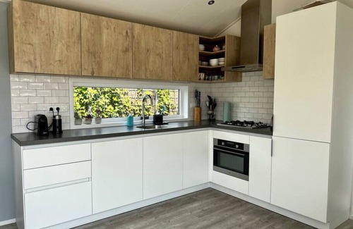 Municipality of De Ronde Venen Apartamento | NEW - Waterfont Villa08 - on a Lake Near Amsterdam