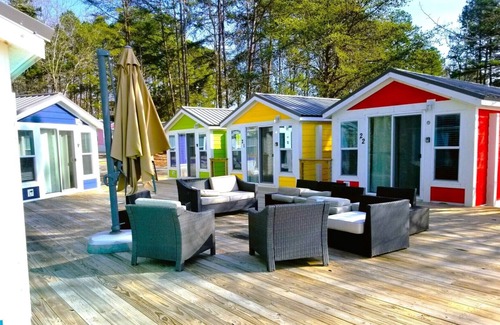 Steele Creek Cabina | New Waterfront Cabin on the Large Sundeck #21