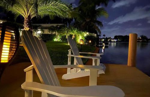 North Corals Casa | New! Waterfront Heated Pool & Jacuzzi 2 mi to Beach - Fishing Pier Relaxing SPA & Hammock