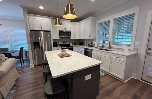 Auburn Casa | New! Welcome to Ode to Aubie! Full house 3 bedroom - 1.4 m to the Stadium!