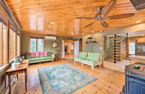 Thornton Casa | NEW! White Mountains View Escape