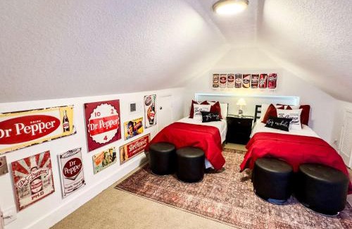 Austin Ave. Casa | New White On Columbus Family Gathering Place