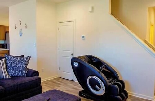 Acton Casa | NEW! Wifi, Parking, Massage Chair, Washer/Dryer