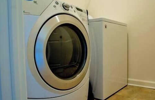 Acton Casa | NEW! Wifi, Parking, Massage Chair, Washer/Dryer