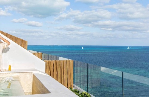 Puerto Juárez Apartamento | New Years in Cancun at the Luxurious 5 Star 4 Diamond Garza Blanca