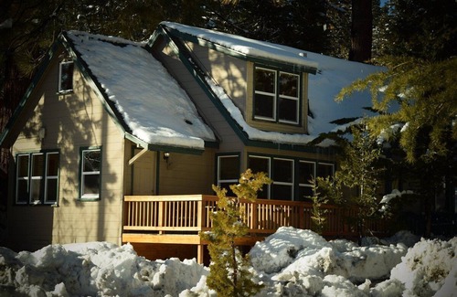 Tahoe Vista Cabaña | New Years ON THE LAKE @ classic Tahoe resort