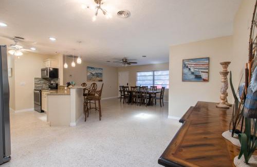 Gulf Gate Estates Casa | New York Avenue Rancher