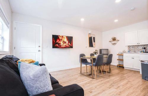 Orlando Apartamento | NEW5 APT NrUCF PETSOK PRIVATE patioENTRY LAUNDRY