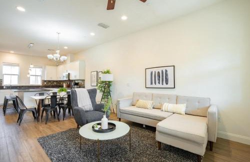 Newark Apartamento | Newark 4br w balcony close to restaurants mall SFO-1592