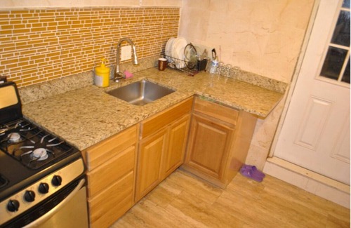 Weequahic Casa | Newark Hansbury Multi Level House