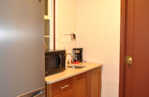 Weequahic Casa | Newark Hansbury Multi Level House