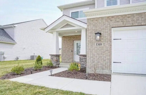 Newburgh Casa | Newburgh Newsie - 3BR, 2.5BA, Gym, Patio, New Construction in Amazing Location!