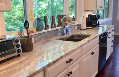 Big Creek Casa | Newer (built in 2018). Lake front property.