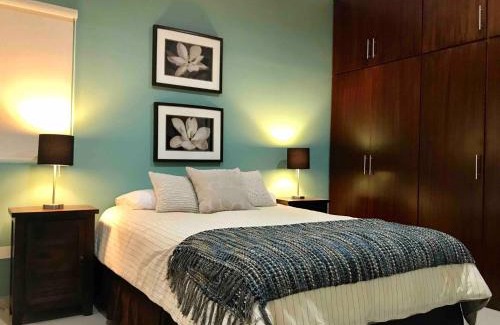 Las Gaviotas Apartamento | Newer Ground Floor Apartment Near The Beach, Shops