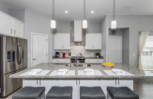 Gulf Breeze Casa | Newer Home In Gulf Breeze with Relaxing, Comfortable Living Area and Large Covered Patio and Garage