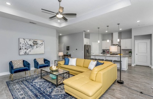 Gulf Breeze Casa | Newer Home In Gulf Breeze with Relaxing, Comfortable Living Area and Large Covered Patio and Garage