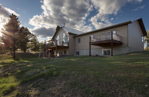 Hermosa Casa | Nueva casa ubicada en 10 acres aislados