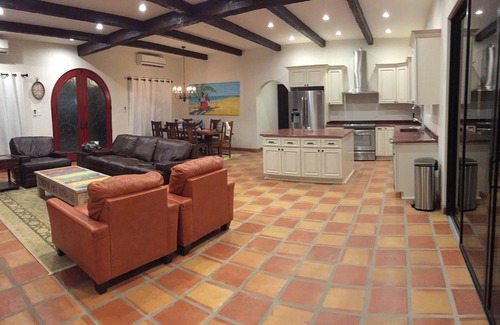 Opal Casa | Casa nueva con 4 dormitorios principales y 5 Baño