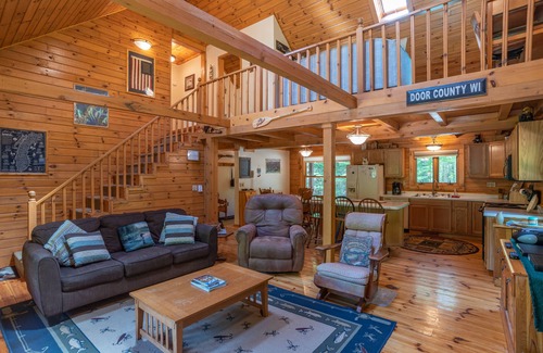 Sturgeon Bay Casa | Reciente Inicio Entrar en Clarks lago con muelle y barcos