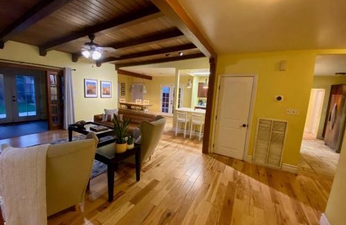 Las Vegas Casa | Newer Ranch with Pool and Hot Tub near the Strip and Freemont street.