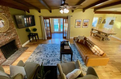 Las Vegas Casa | Newer Ranch with Pool and Hot Tub near the Strip and Freemont street.
