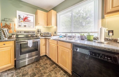 Akron Casa | Newest in Akron! Nautical 2b 1b