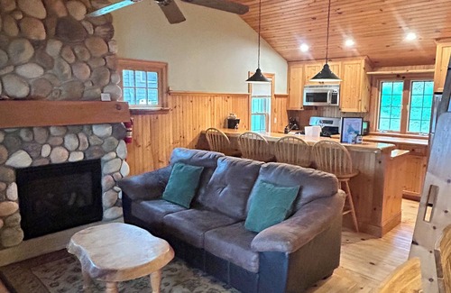 Bristol Cabaña | Newfound Lake Bristol, NH Lakefront Cottage