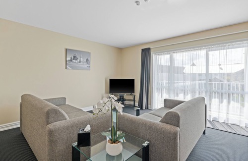 Kawaha Point Hotel | Newina Rotorua