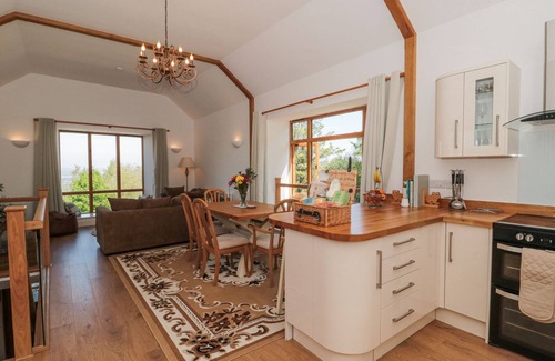 West Buckland Cabaña | NEWLANDS BARN, family friendly, with a garden in Wellington