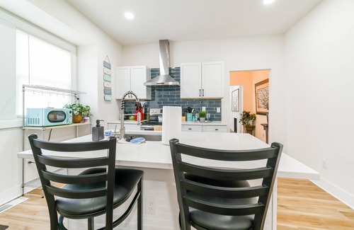 Franklin Park Casa | Newley Renovated Berkeley Home with GAME ROOM!! 5 Minutes from Downtown!!