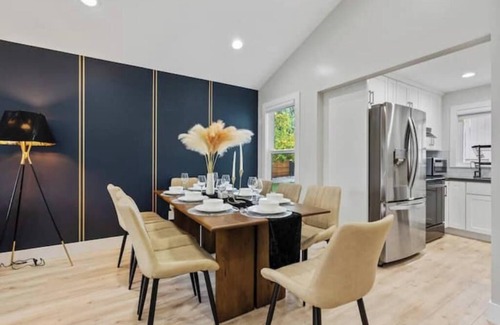 Townsend Casa | NewLuxHome! EV! MiniGolf! PoolTable! HeartofSanJose