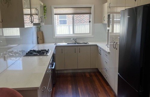 Warilla Casa | Newly added Coastal charm 80m walk to pristine warilla beach .