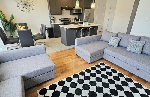 Thorold Casa | Newly build house just minutes away from Niagara fallsview.