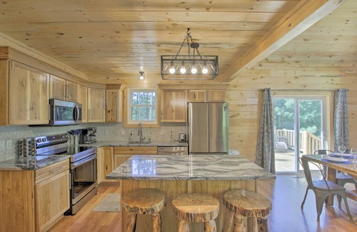 Lake Shore Estates Casa | Newly build private Home 3 min Castle Rock Lake, 30 min to Dells, Free Firewood
