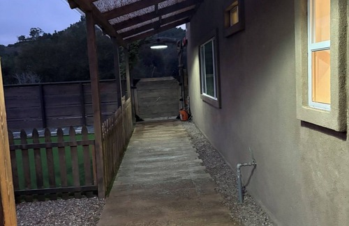 Fallbrook Apartamento | Newly built 1BR/bath hideaway, steps to Monserate Winery