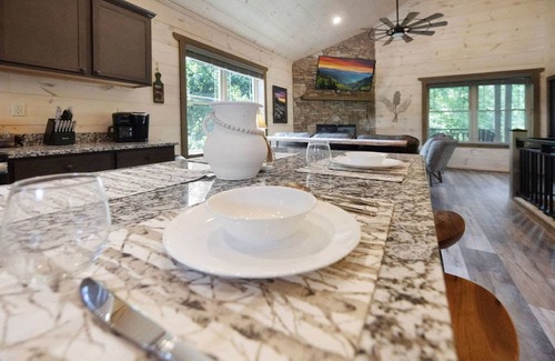 Sevierville Casa | Newly Built 2 3 Cabin w Stunning Mountain Views