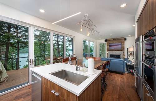 Whitefish Casa | Newly Built 2022 Modern Whitefish Lake Residence with Exclusive Hot Tub and