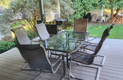 Inverhuron Cabaña | Newly Built 3 Bedroom Cottage, Steps to the Beach