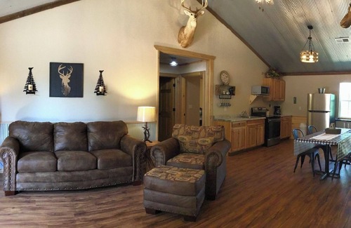 Independence Cabina | Newly built, 3 bedroom Cabin in a quiet neighborhood near Sardis Lake, MS.