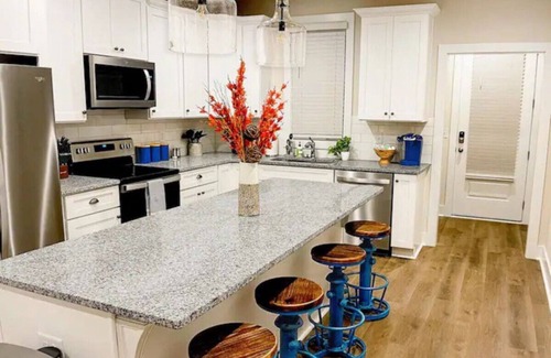 Auburn - Opelika Apartamento | Newly built 4 bedroom townhome near AU University