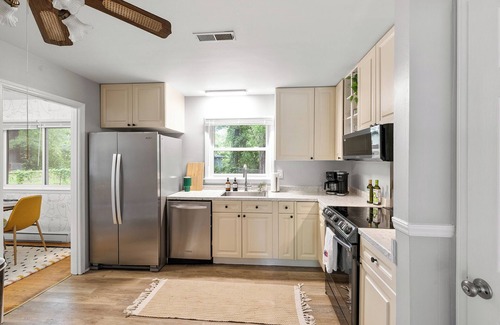 Hidden Valley Casa | Newly Built 4BD - Cozy Stay w/ Movie & Games