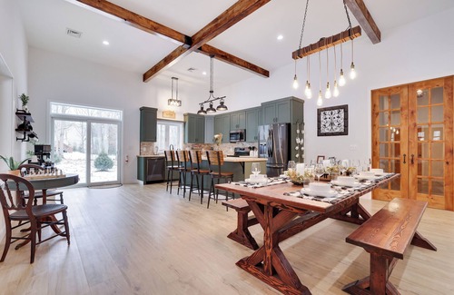 Jim Thorpe Casa | Newly Built Barndominium w/ Golf Sim, Hot Tub, Firepit, Minutes to Jim Thorpe!
