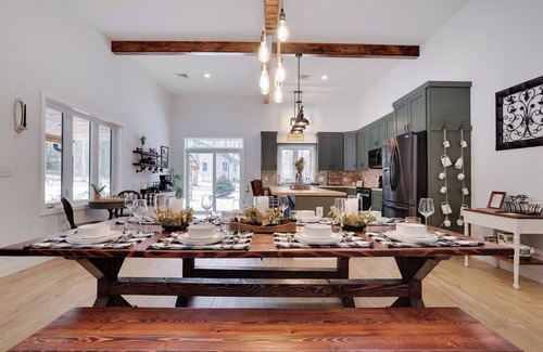 Jim Thorpe Casa | Newly Built Barndominium w/ Golf Sim, Hot Tub, Firepit, Minutes to Jim Thorpe!