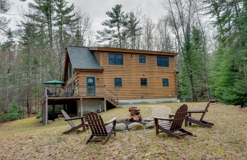 Bethel Casa | Newly Built Bethel Log Cabin with Deck, Near Skiing!